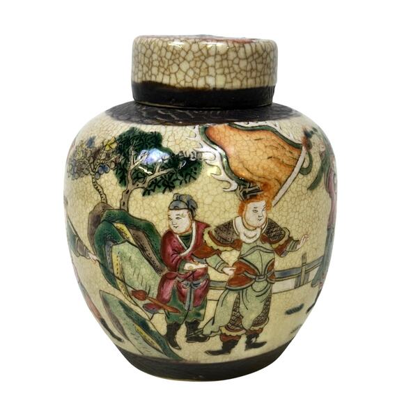 Antique Early 1900's Chinese Porcelain Warrior Themed Ginger Jar with Lid - Picture 3 of 9